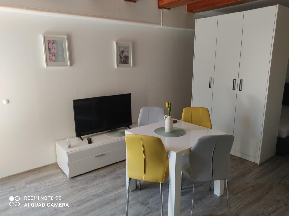 FINA M Studio Apartman Kali Exterior foto
