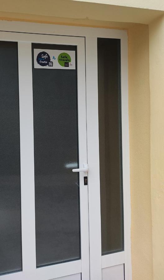 FINA M Studio Apartman Kali Exterior foto