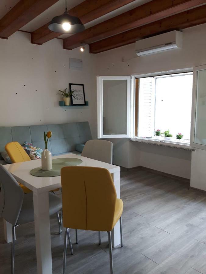 FINA M Studio Apartman Kali Exterior foto